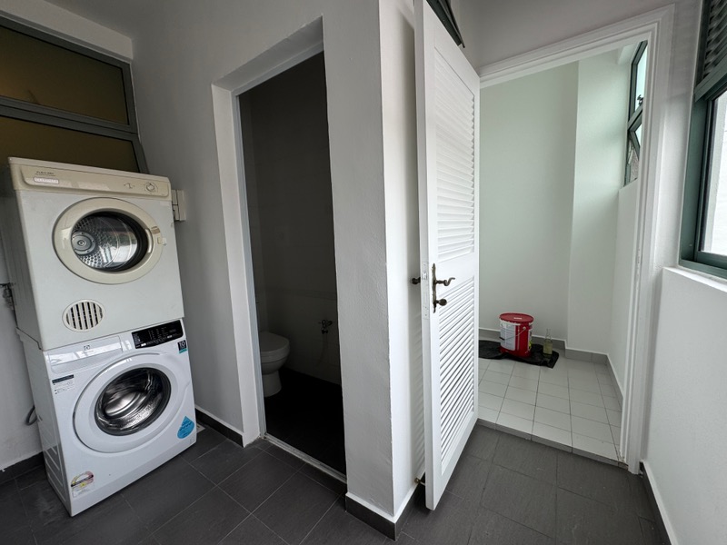 1 KING ALBERT PARK 16