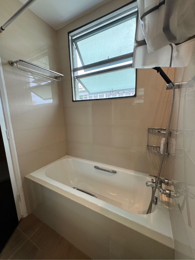 1 KING ALBERT PARK 8