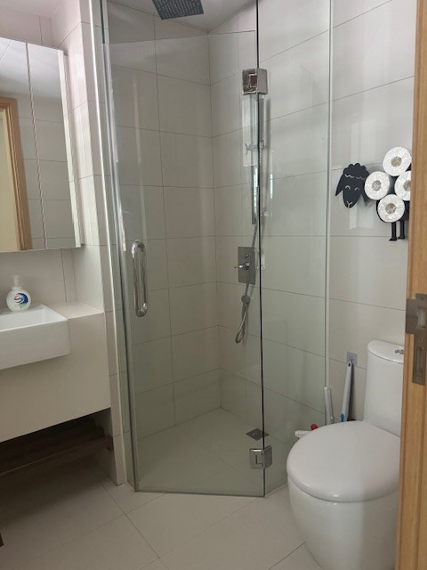 EIGHT RIVERSUITES 14