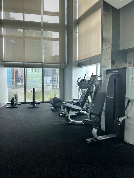 MARINA BAY RESIDENCES 11