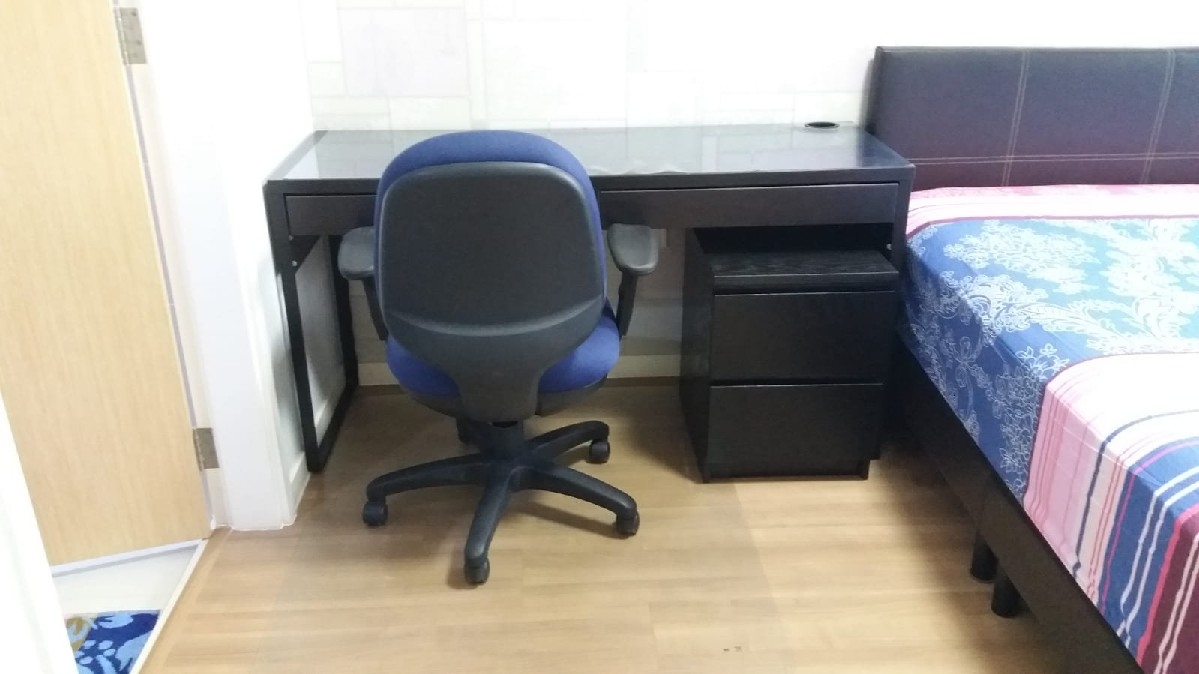 THE LAKEFRONT RESIDENCES 13