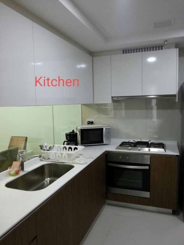 THE LAKEFRONT RESIDENCES 14