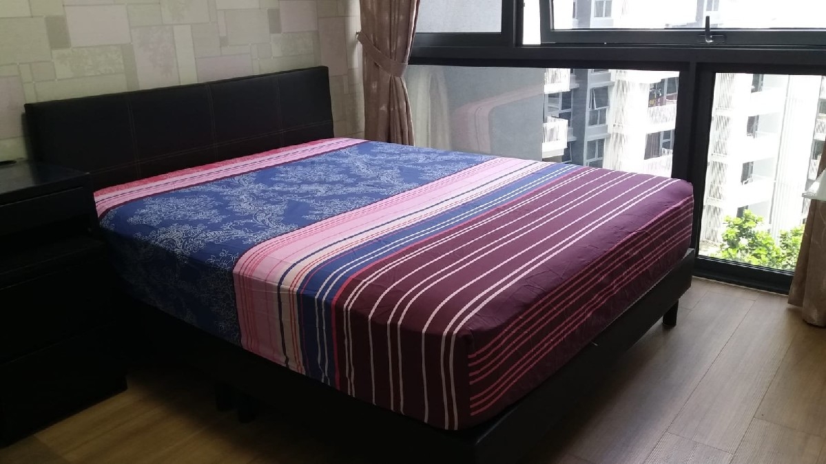 THE LAKEFRONT RESIDENCES 15