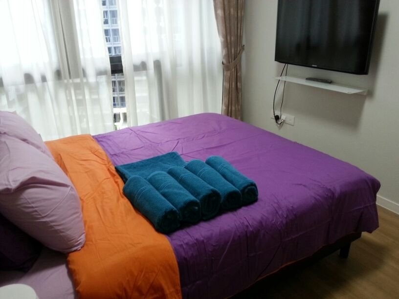 THE LAKEFRONT RESIDENCES 26