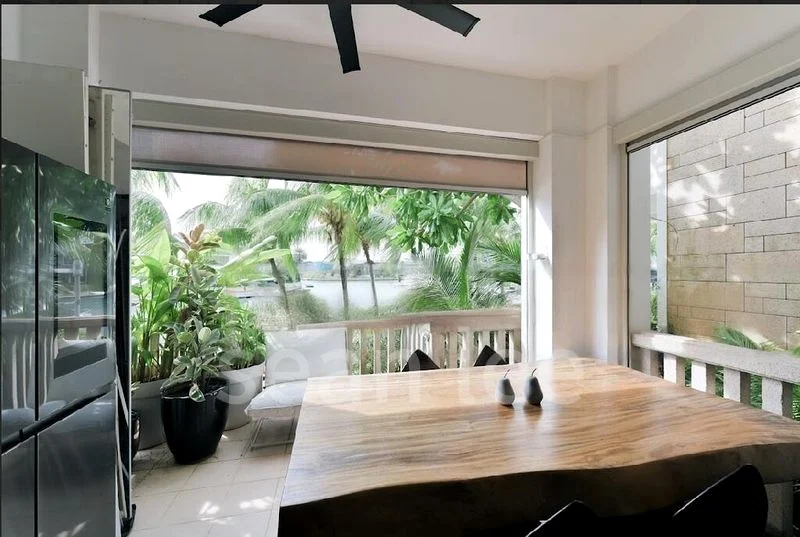 THE BERTH BY THE COVE 8