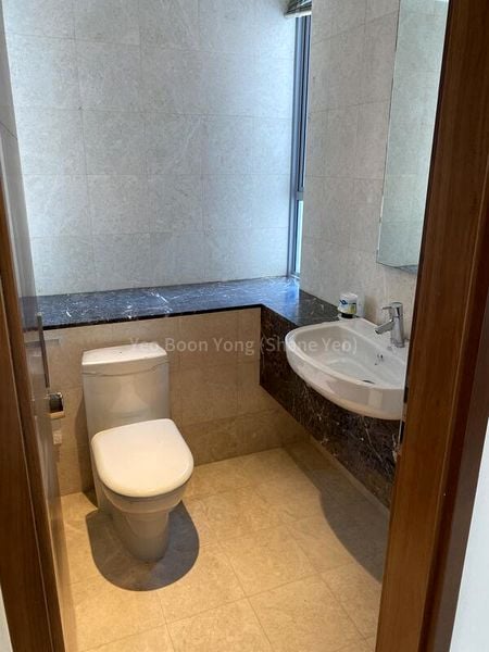 RESIDENCES @ EVELYN 7