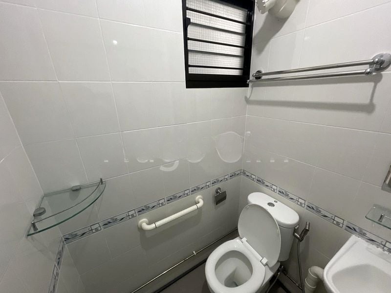 ANG MO KIO AVE 10 12