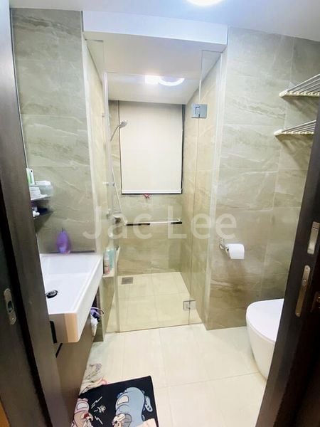 RIVERFRONT RESIDENCES 10