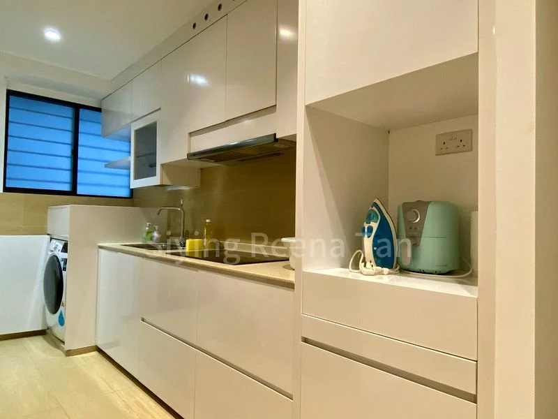 INTERNATIONAL PLAZA 2