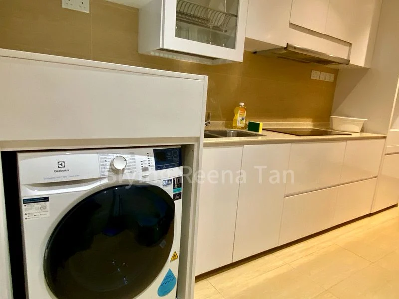 INTERNATIONAL PLAZA 8