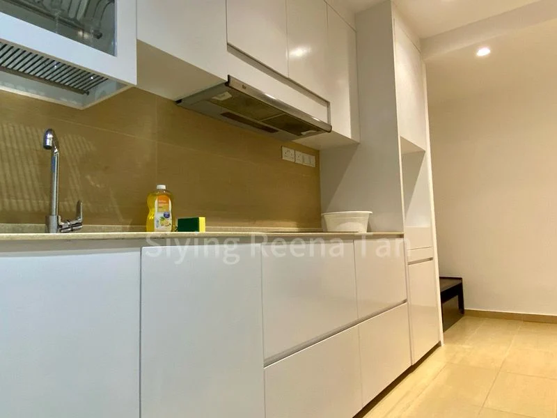 INTERNATIONAL PLAZA 10