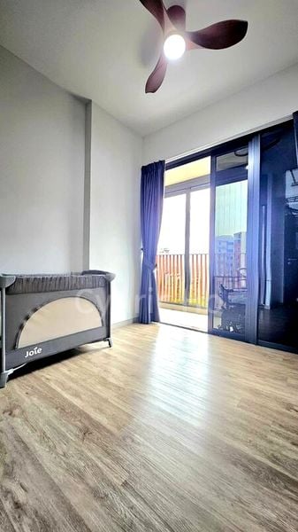 RIVERFRONT RESIDENCES 6