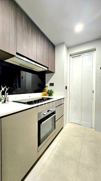 RIVERFRONT RESIDENCES 7