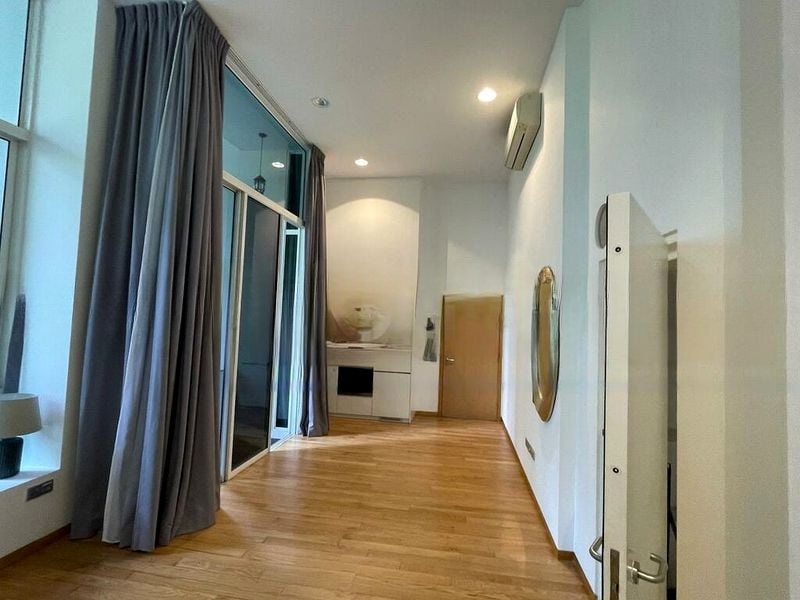 THE PEAK @ CAIRNHILL I 4