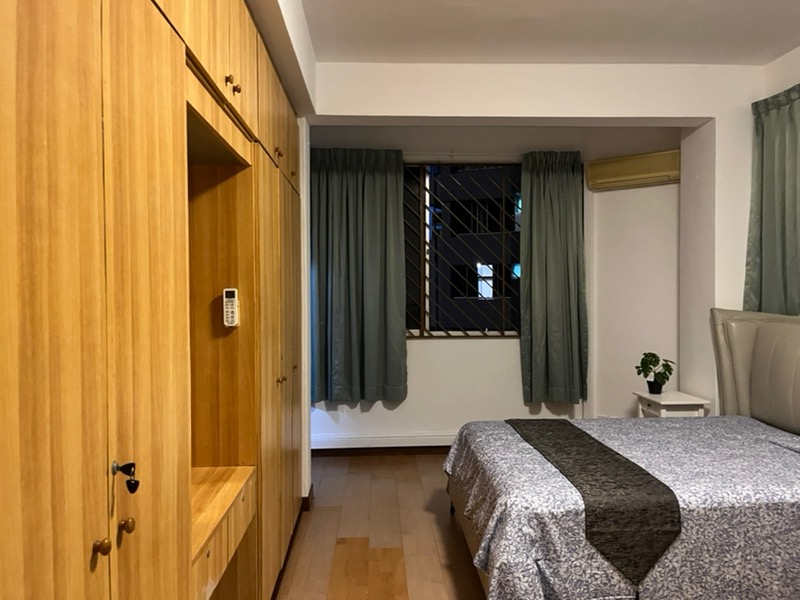 ELIZABETH TOWER 23
