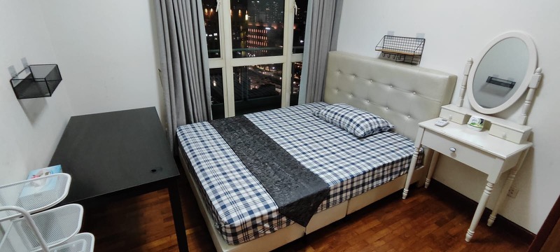 BURLINGTON SQUARE 21