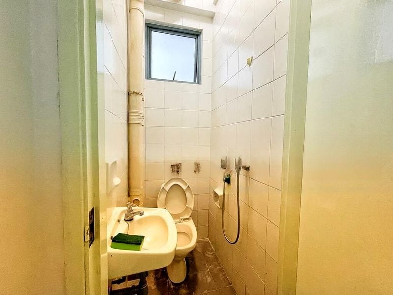 SPRINGDALE CONDOMINIUM 11