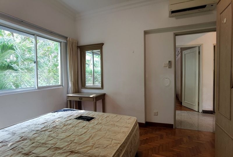 ROYAL PALM MANSIONS 8