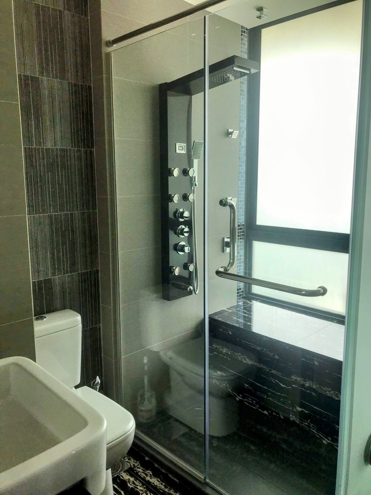 ILLUMINAIRE ON DEVONSHIRE 13