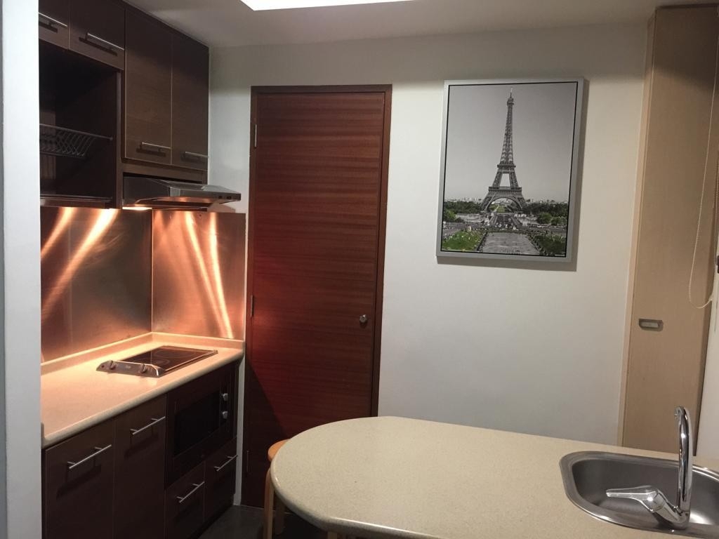 INTERNATIONAL PLAZA 10