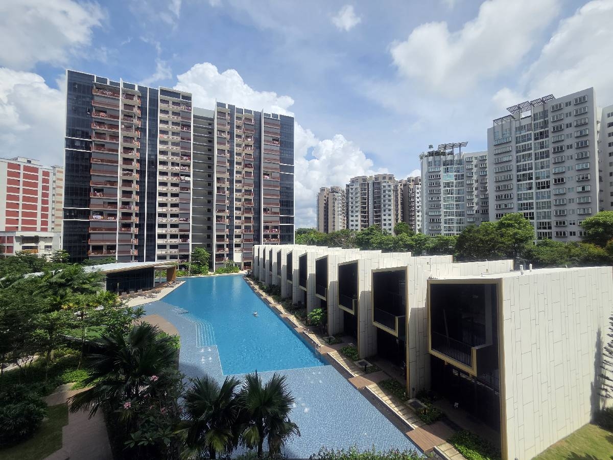 RIVERFRONT RESIDENCES 15