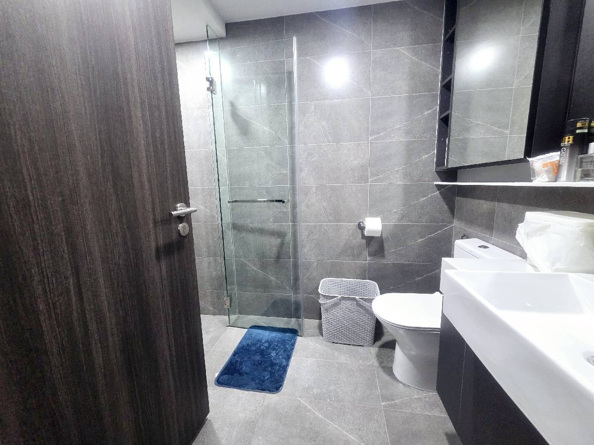 RIVERFRONT RESIDENCES 20