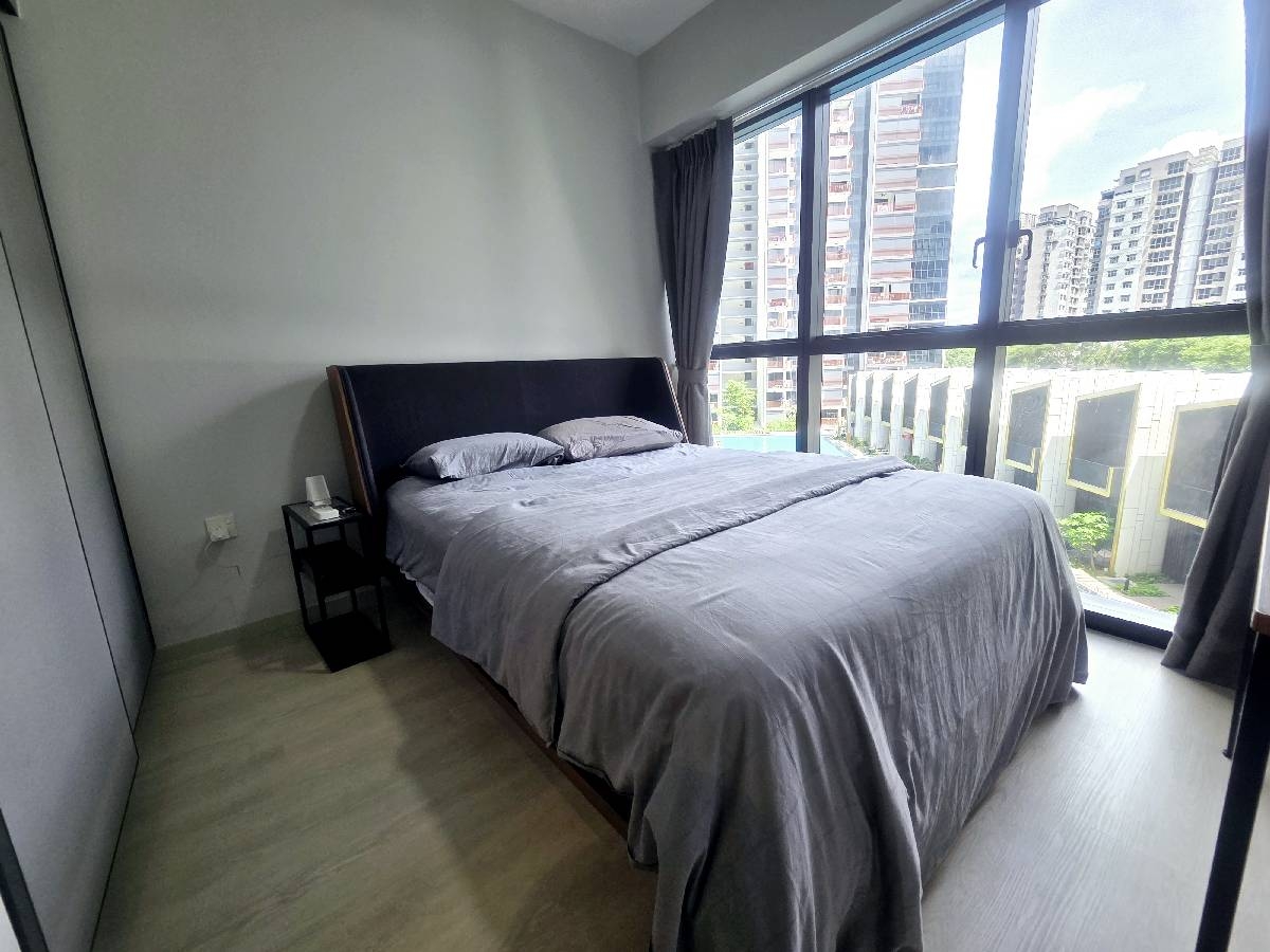 RIVERFRONT RESIDENCES 7