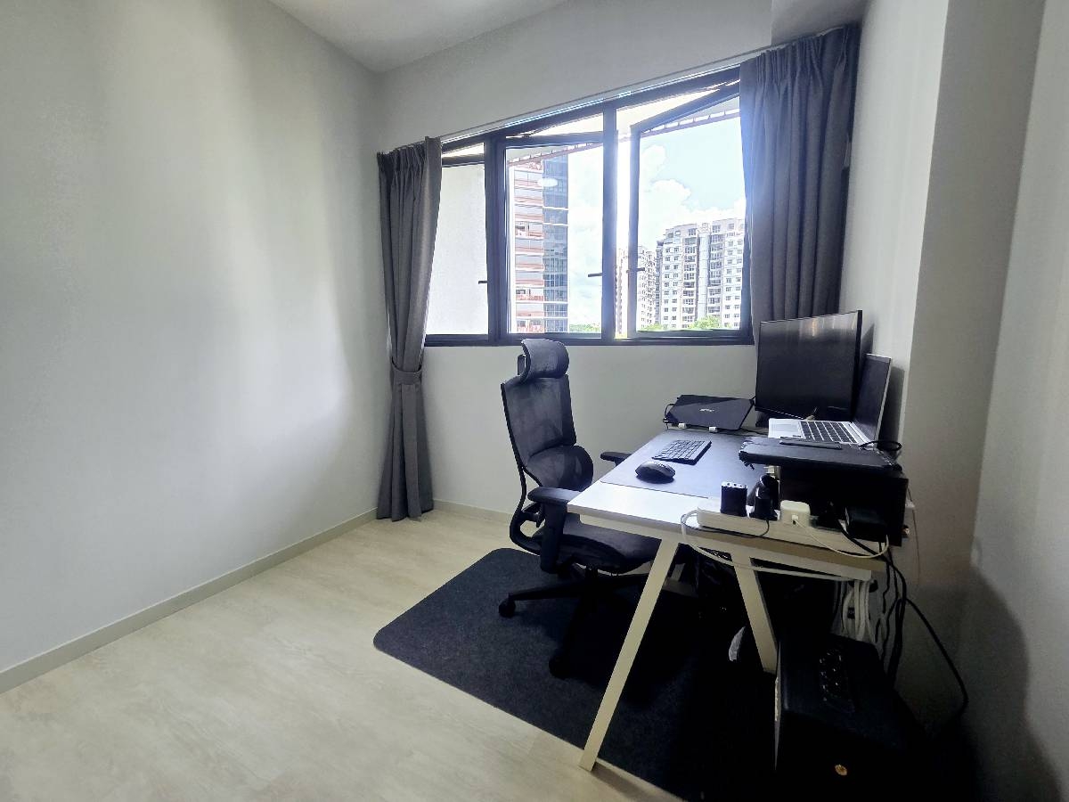 RIVERFRONT RESIDENCES 9