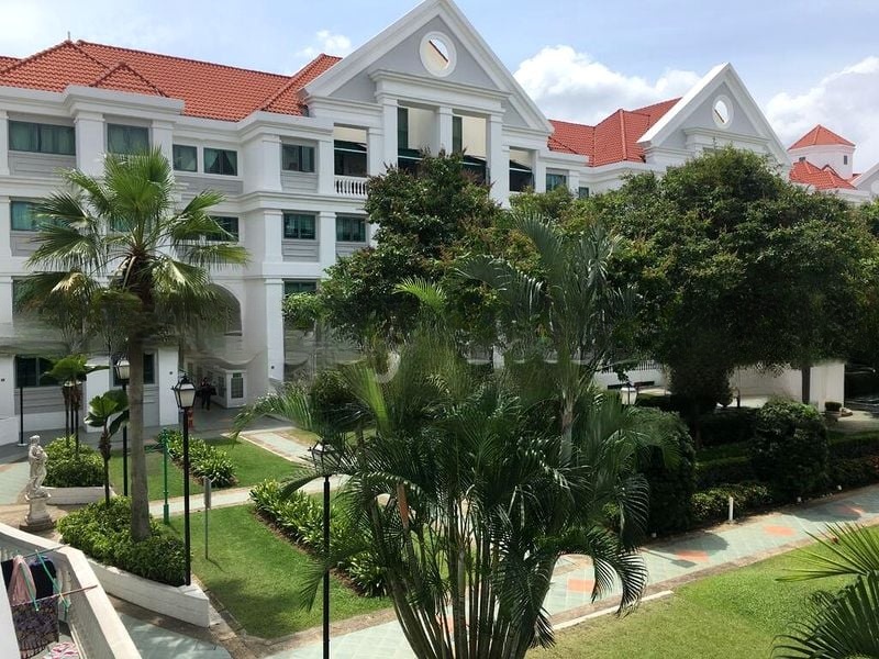 STRATFORD COURT 10