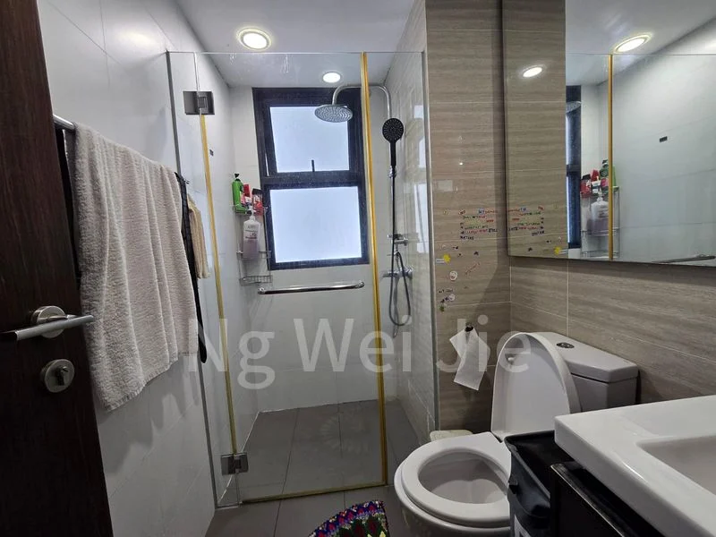 RIVERPARC RESIDENCE 11