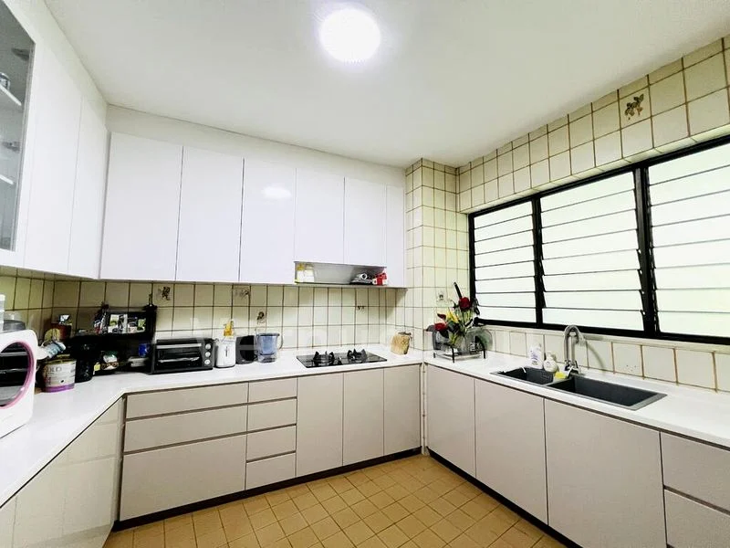 LAKEPOINT CONDOMINIUM 4