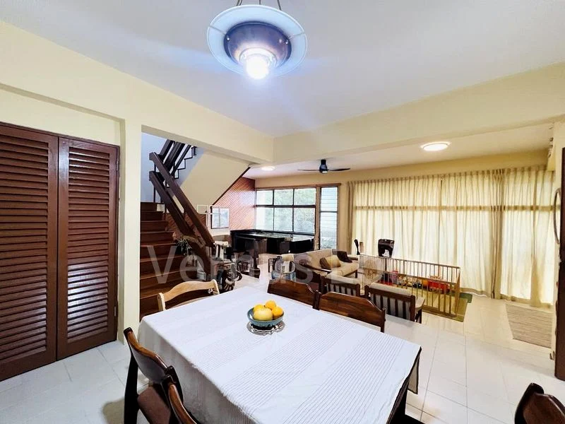 LAKEPOINT CONDOMINIUM 12