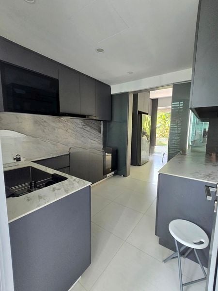 CAIRNHILL RESIDENCES 10