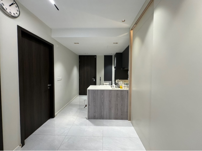 RIVERFRONT RESIDENCES 2