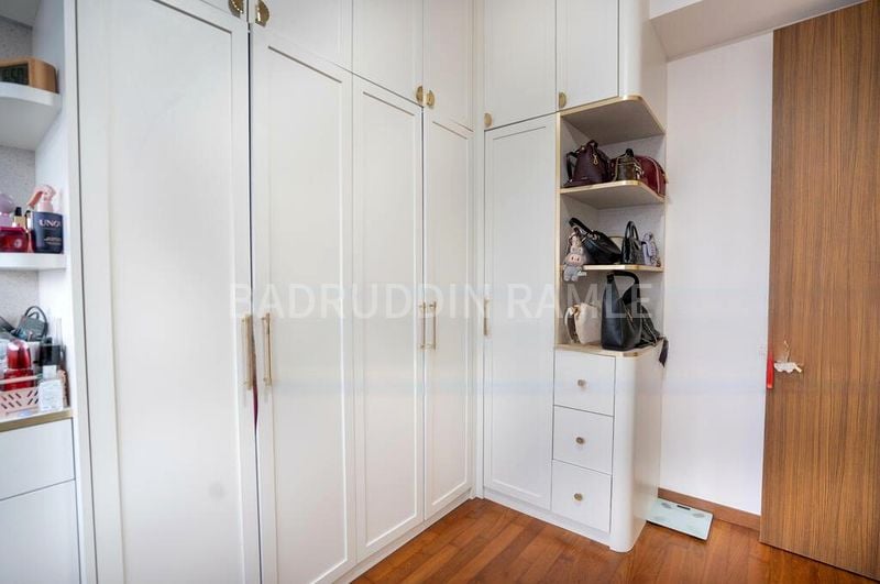 STIRLING RESIDENCES 9