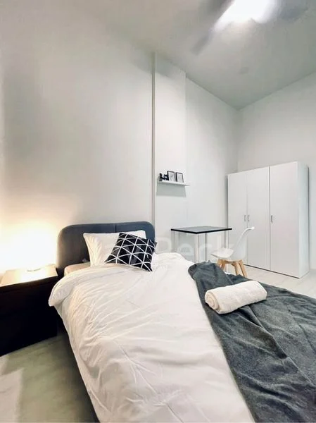 PEOPLE'S PARK COMPLEX 12