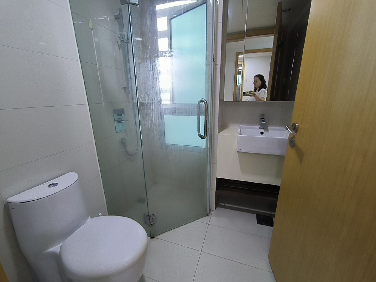 EIGHT RIVERSUITES 21