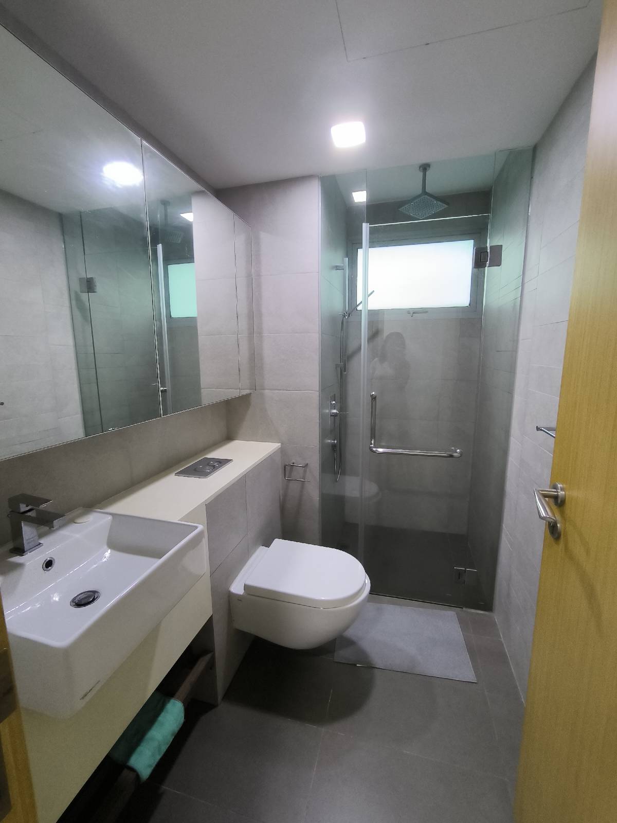 EIGHT RIVERSUITES 25