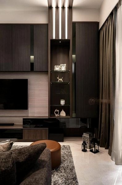 LUXUS HILLS 7