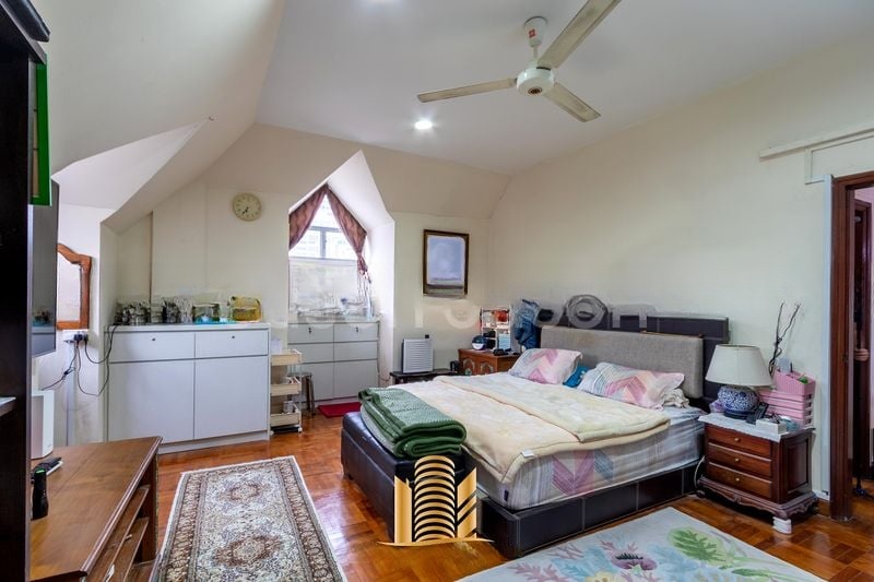 PINETREE CONDOMINIUM 9