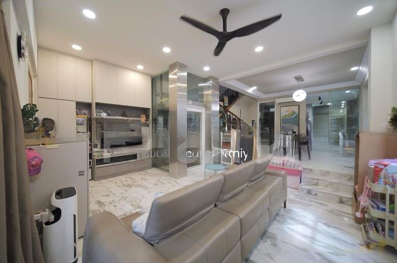 HOLLAND GROVE 12