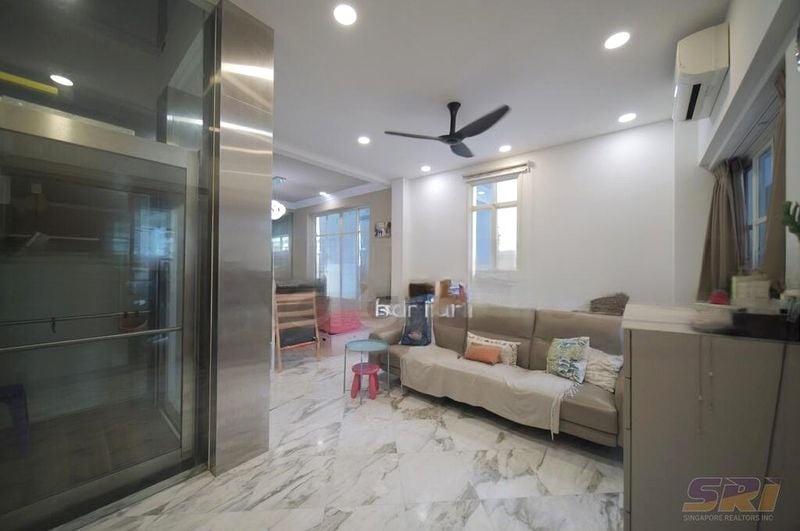 HOLLAND GROVE 10