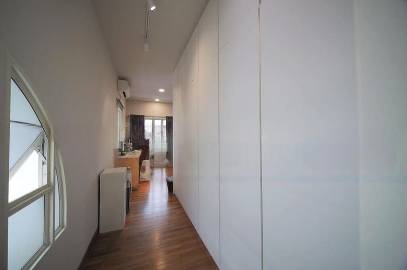 HOLLAND GROVE 7