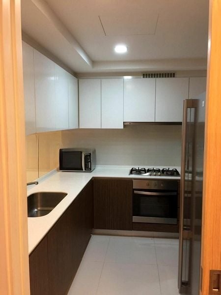 THE LAKEFRONT RESIDENCES 7