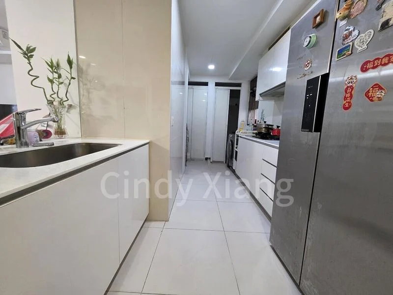 THE LAKEFRONT RESIDENCES 3