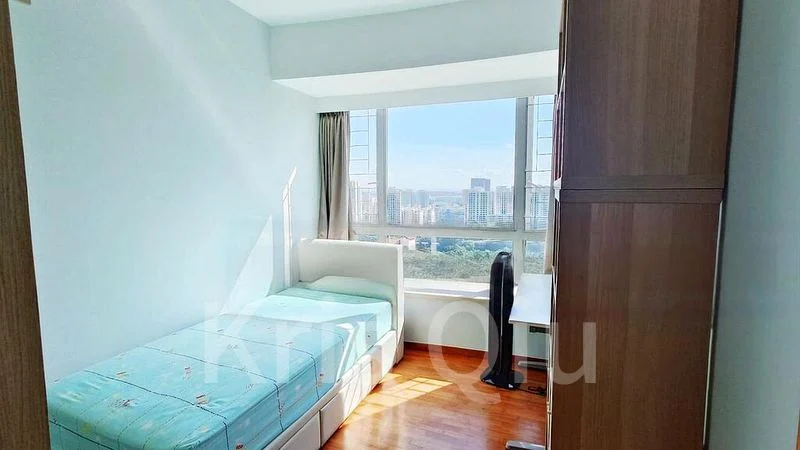 CLOVER BY THE PARK 8