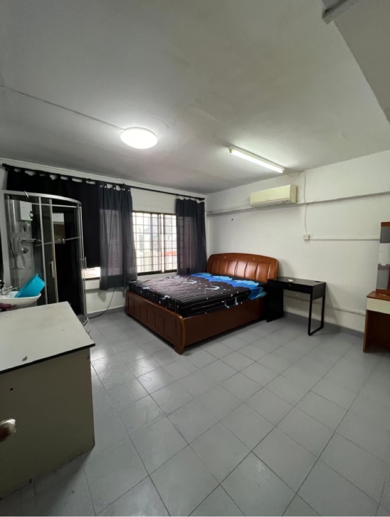 PEOPLE'S PARK COMPLEX 8