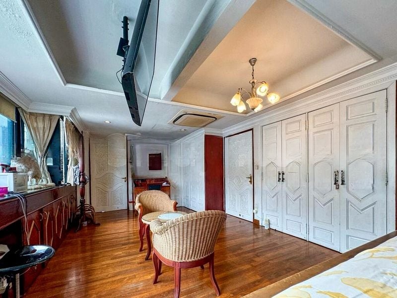 EQUATORIAL APARTMENTS 14