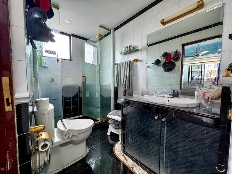 EQUATORIAL APARTMENTS 12