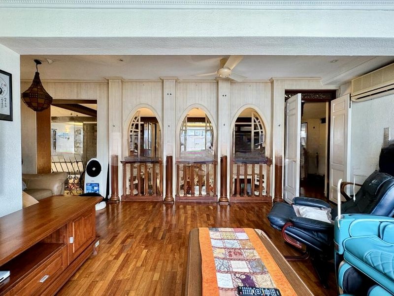 EQUATORIAL APARTMENTS 10
